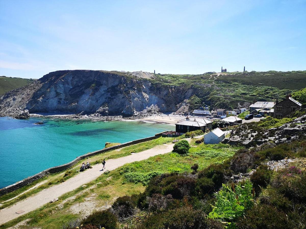 Howlyek, In St Agnes Village ภายนอก รูปภาพ